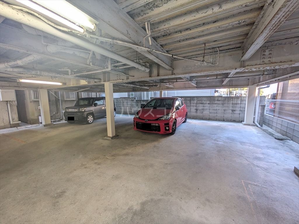 23/29 駐車場