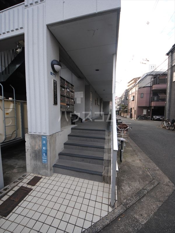 17/21 エントランス