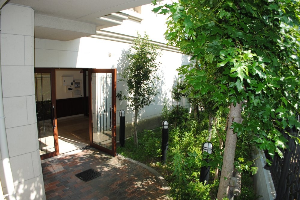 28/30 エントランス