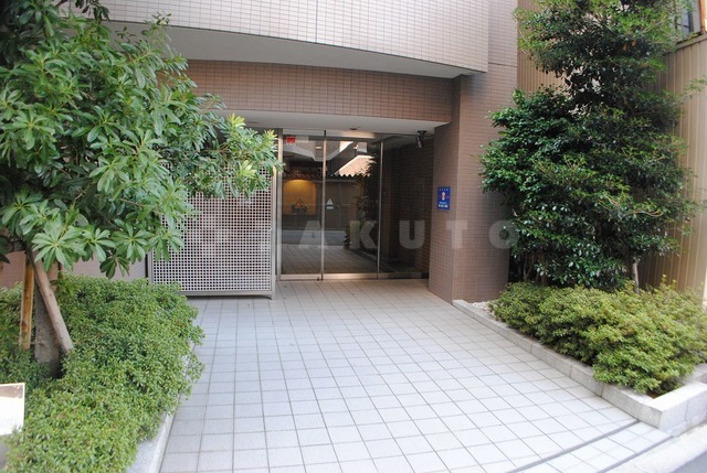 20/30 エントランス