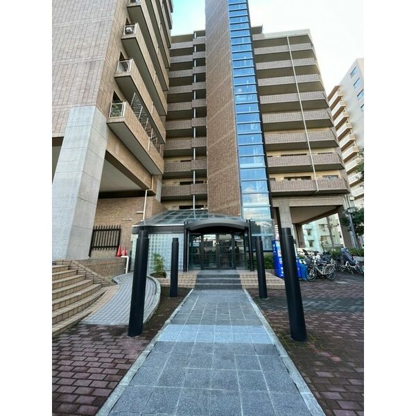 14/23 エントランス