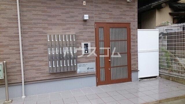 2/2 エントランス