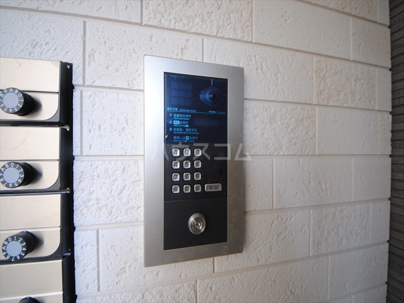 25/30 エントランス