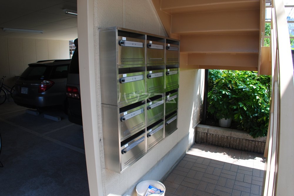 19/27 エントランス