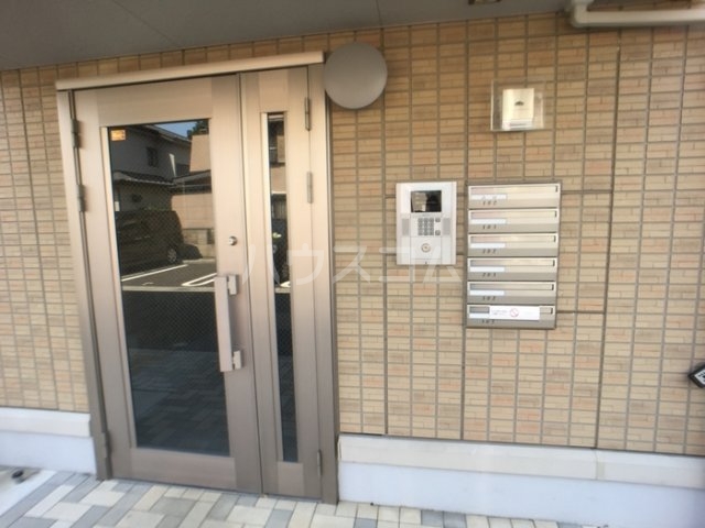 2/5 エントランス