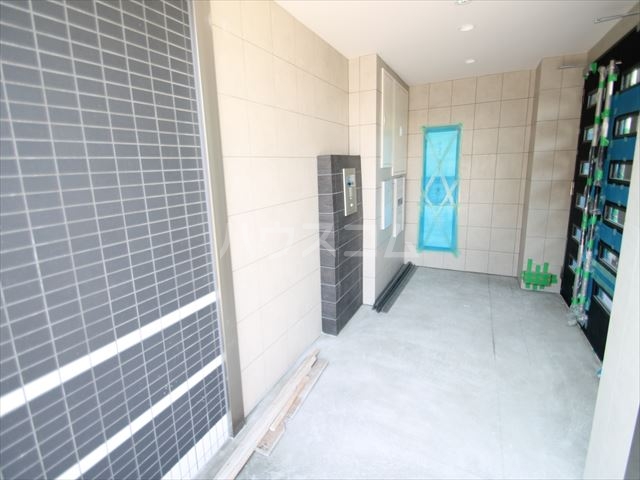 24/30 エントランス