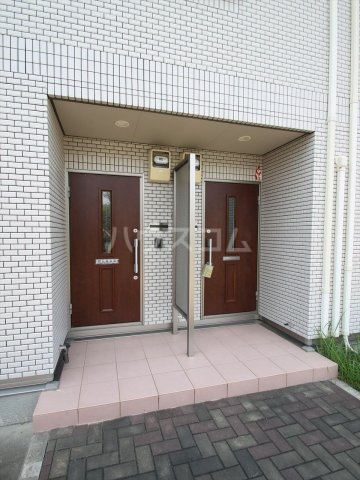 23/30 エントランス