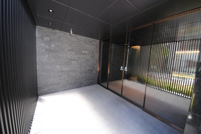 17/27 エントランス