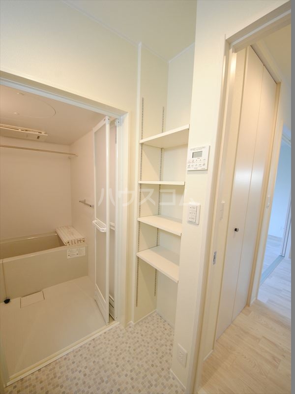 23/30 エントランス