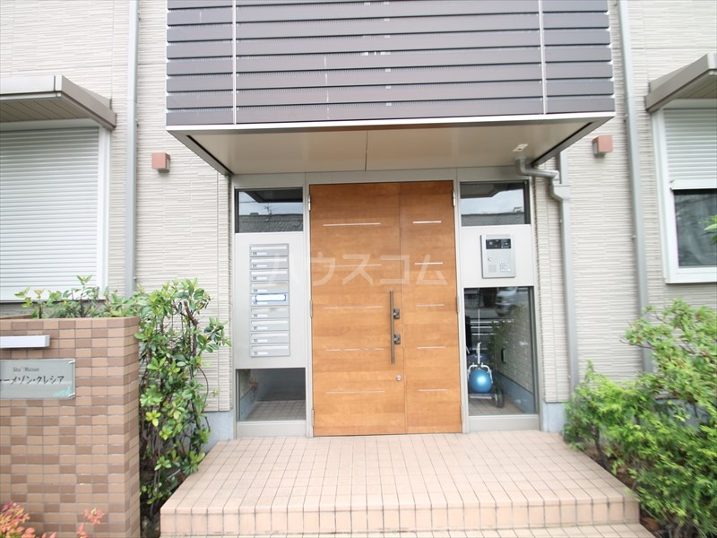 25/30 エントランス