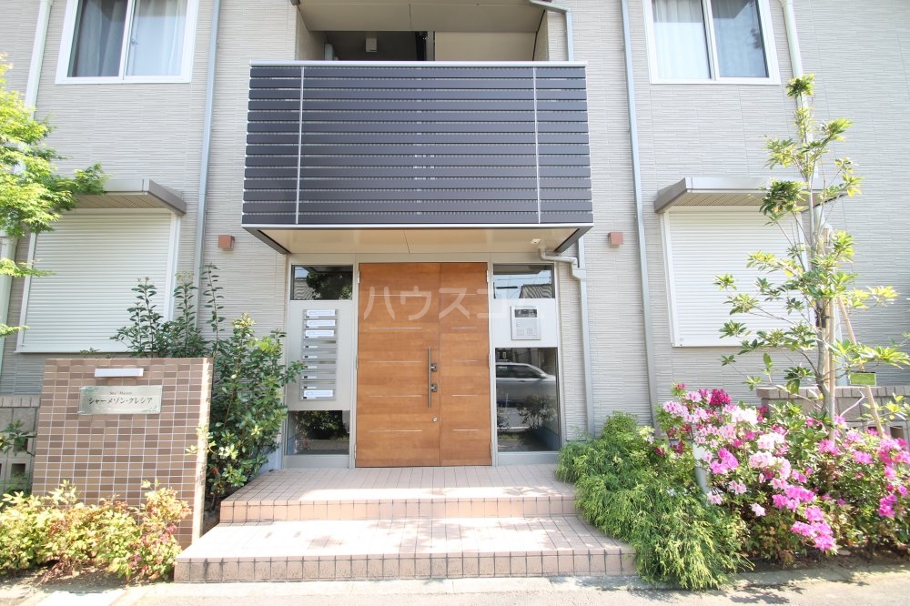 26/30 エントランス