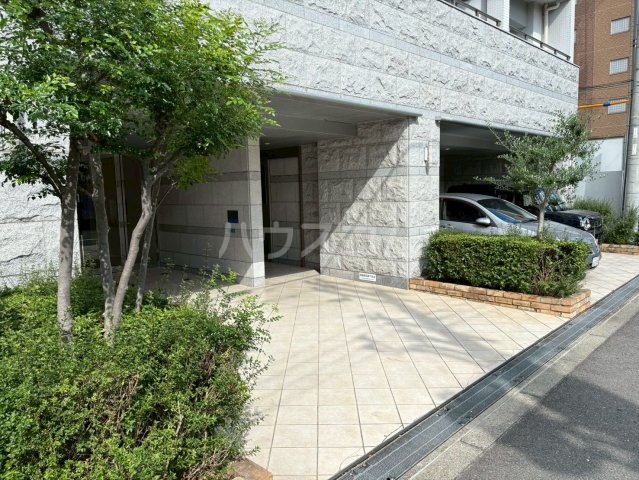 22/30 エントランス