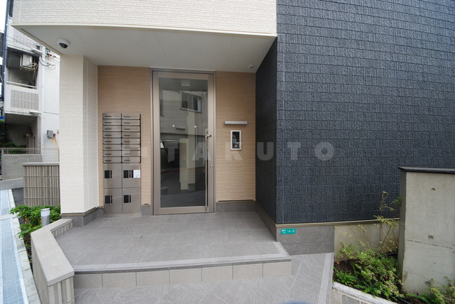 21/30 エントランス