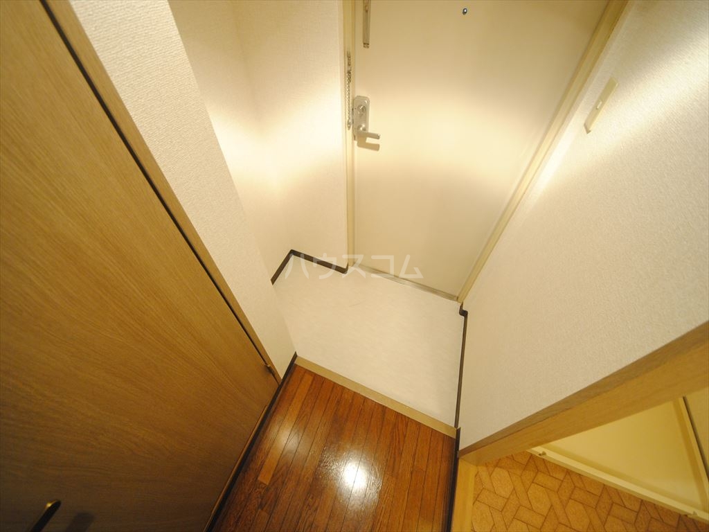 13/30 玄関
