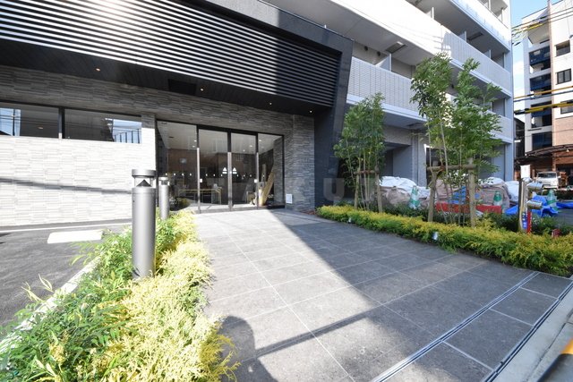 17/27 エントランス