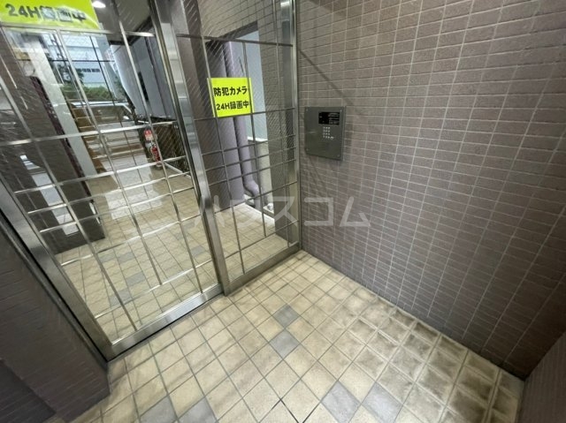 22/30 エントランス