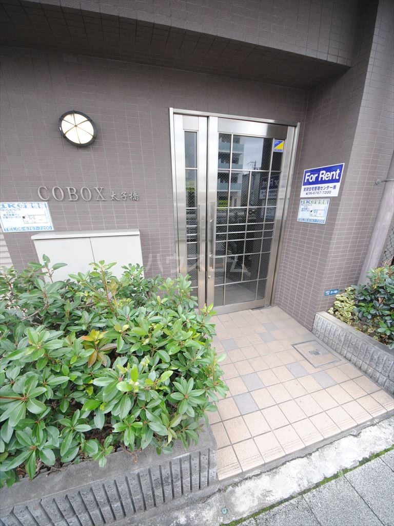 23/30 エントランス