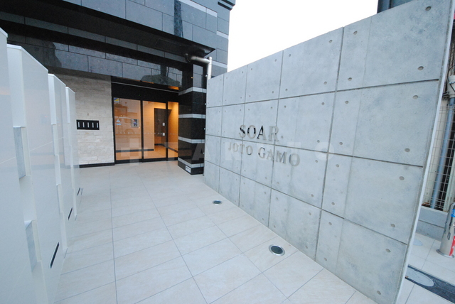 23/24 エントランス