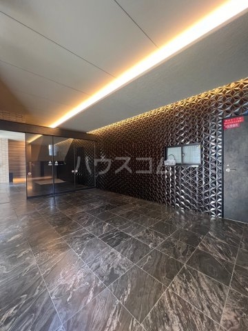 26/30 エントランス