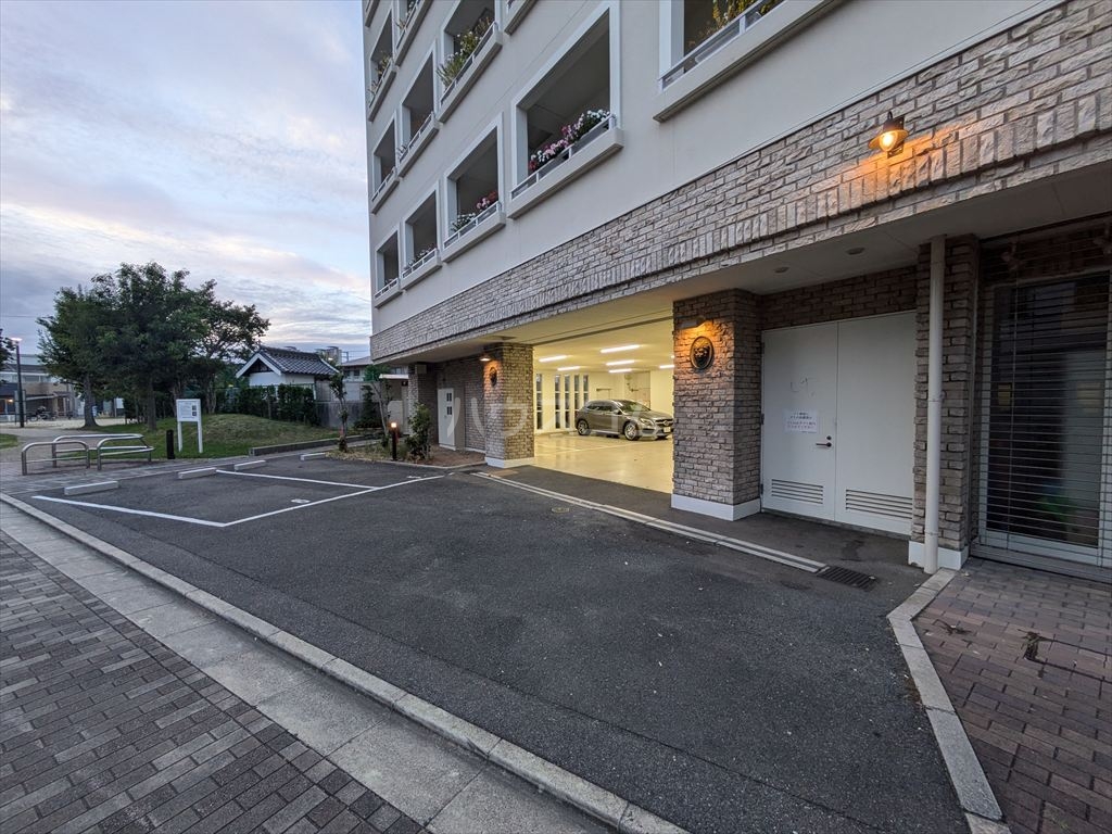 21/27 駐車場