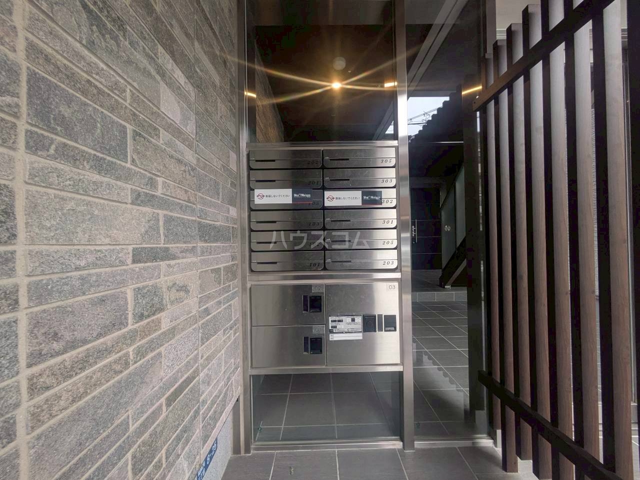 18/26 エントランス