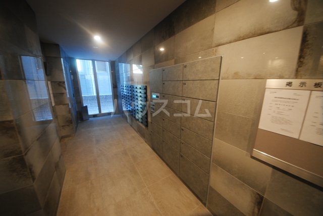 22/26 エントランス