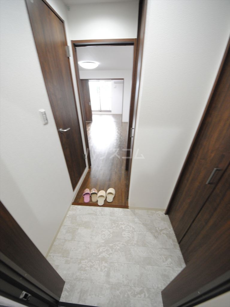 14/30 玄関