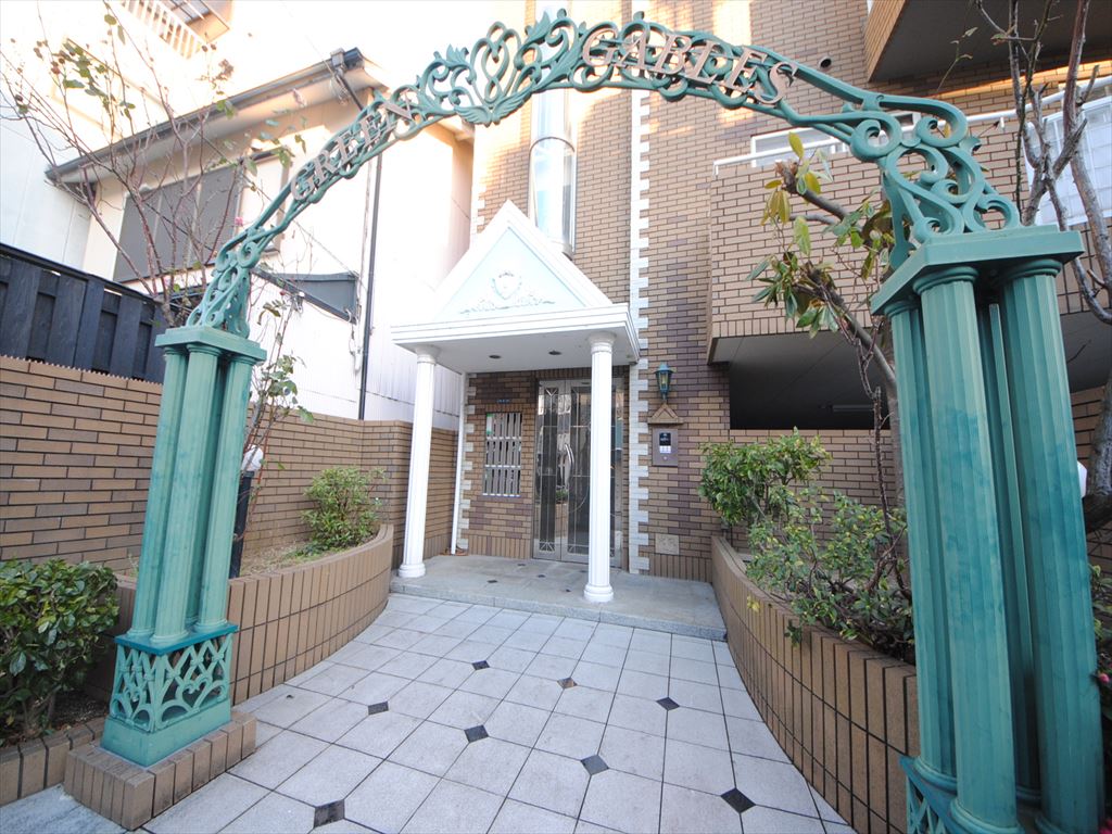 25/30 エントランス