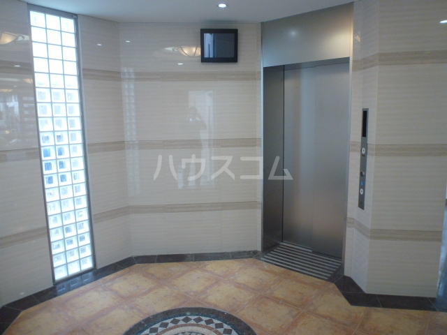 20/30 エントランス