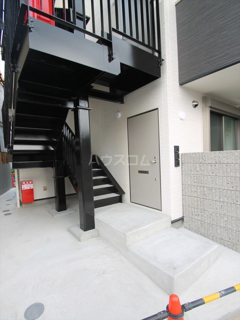 26/30 エントランス