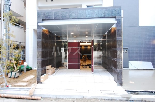 14/18 エントランス