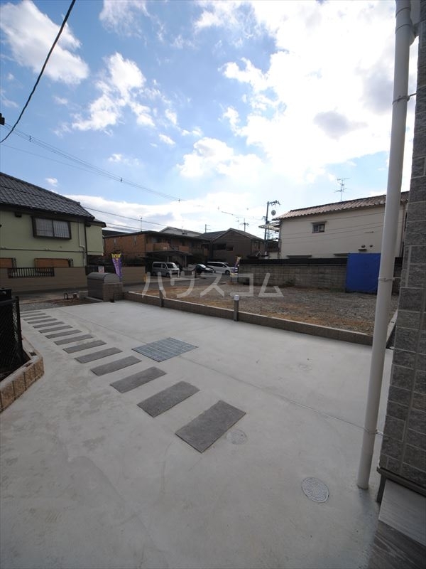 27/30 駐車場