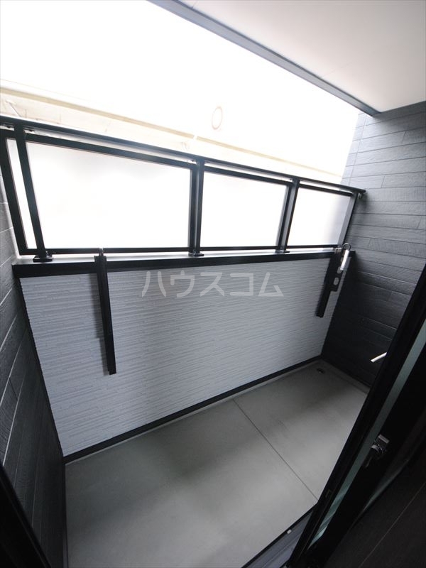 18/28 バルコニー