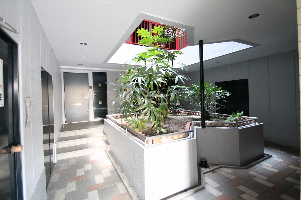 21/25 エントランス