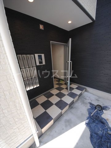 22/28 エントランス