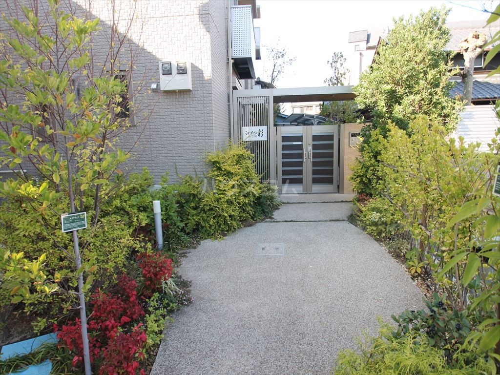 21/29 エントランス