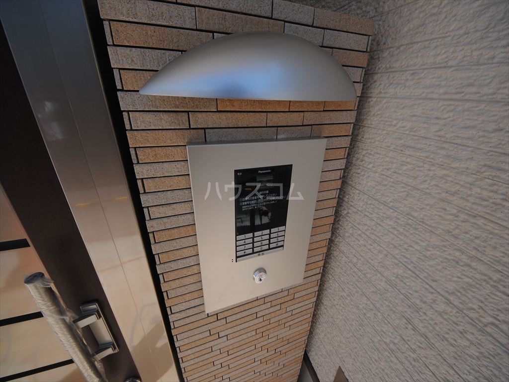 22/30 エントランス