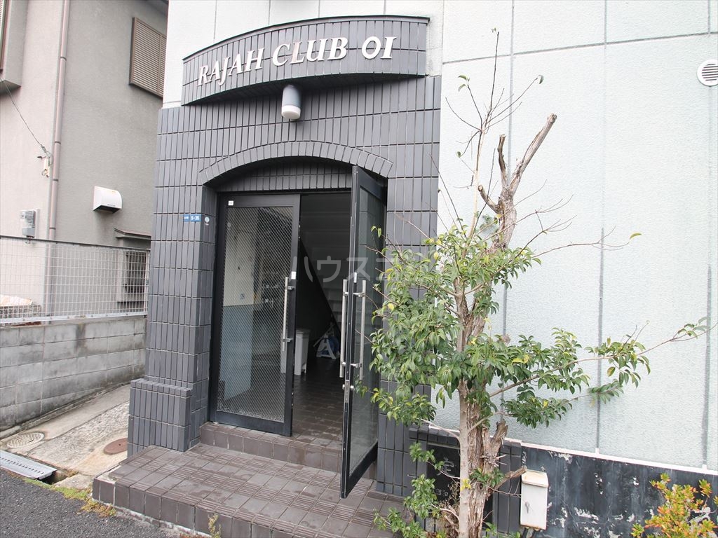 21/29 エントランス