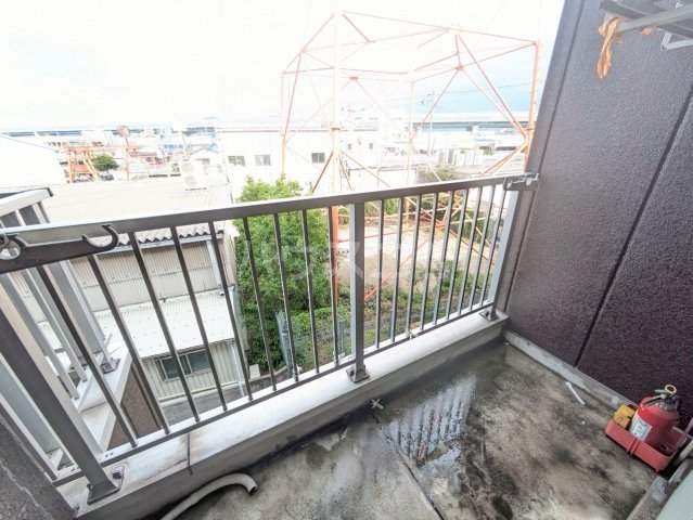 18/28 バルコニー