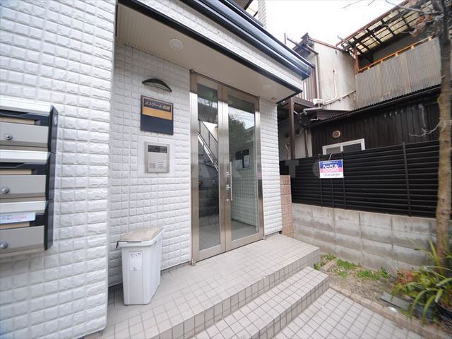 14/23 エントランス