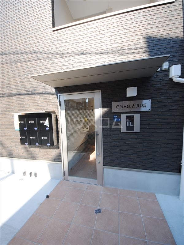 25/30 エントランス