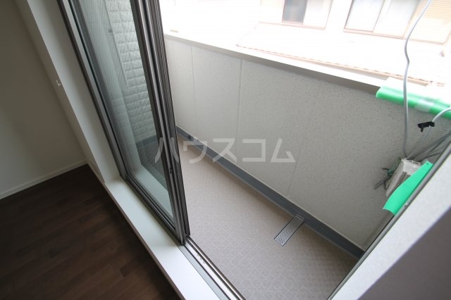 18/27 バルコニー