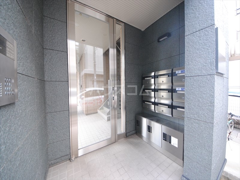 21/29 エントランス