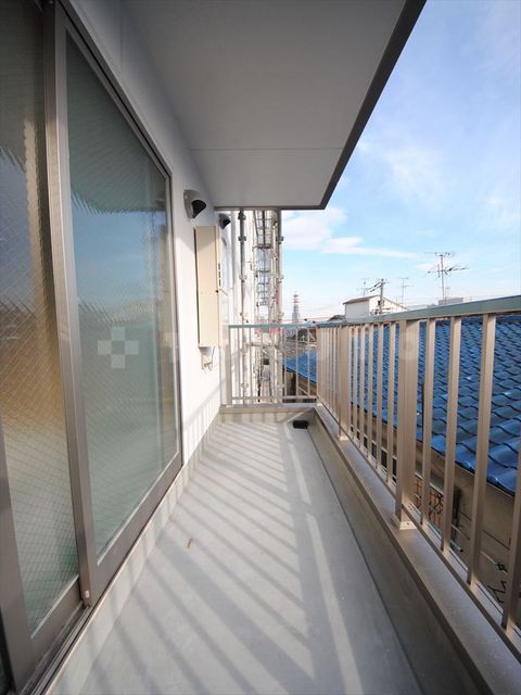 18/23 バルコニー