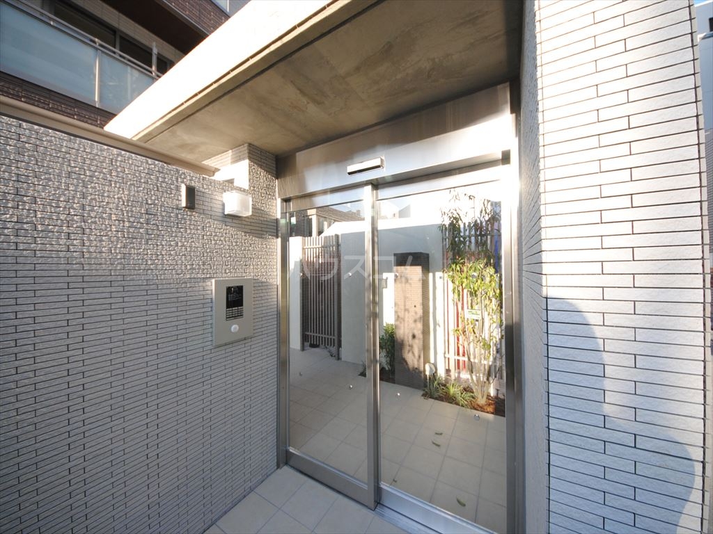 29/30 エントランス