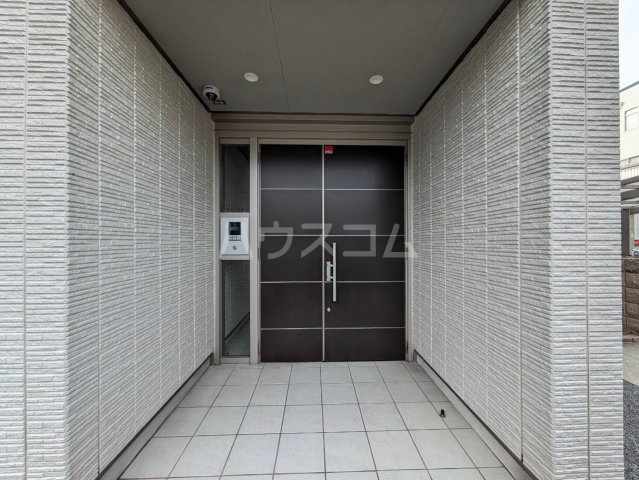 26/30 エントランス