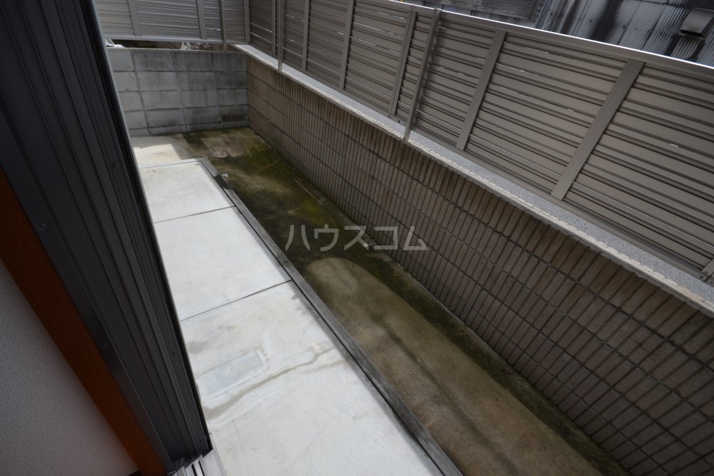 18/28 バルコニー