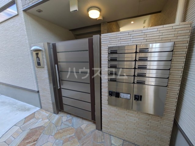 22/30 エントランス