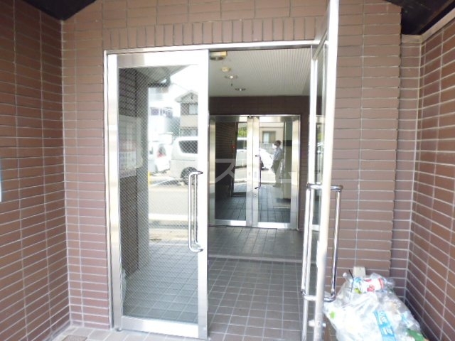 22/22 エントランス