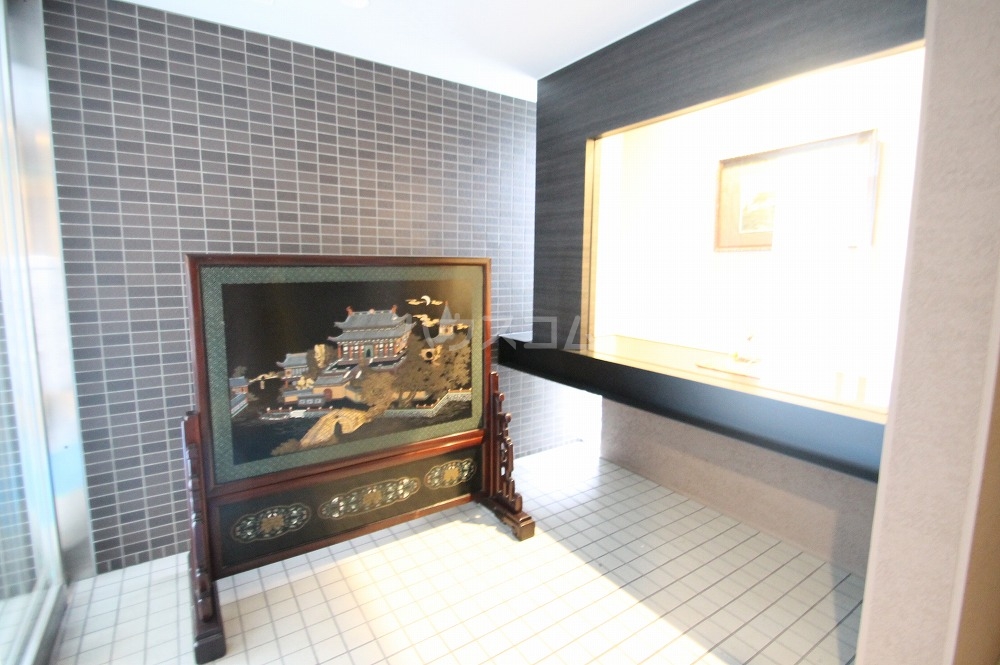 28/30 エントランス